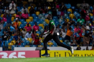 Cricket CPL : Holder Keeps Patriots in Hunt