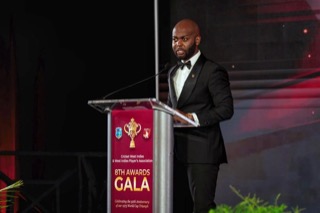 Chase: No Legal Barrier to CWI Boss Shallow Staying On