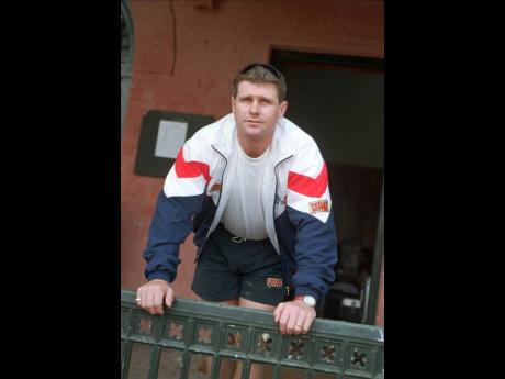 Former England Cricketer Robin Smith Dies at 62