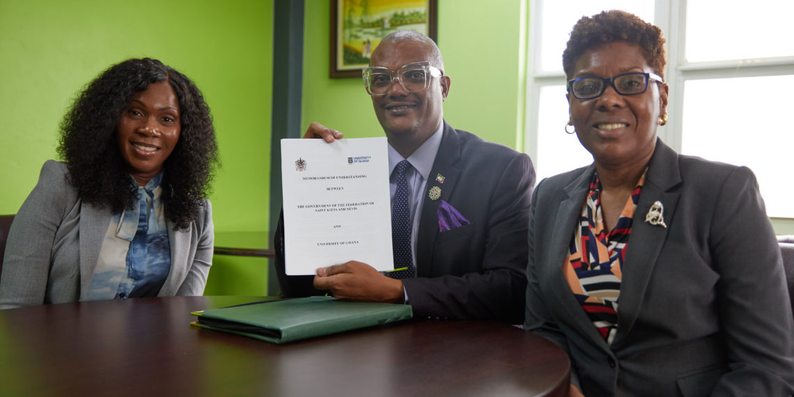 Ministry Of Education Signs MOU with the University of Ghana