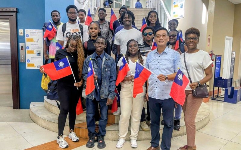 Ambassador Edward Tao Sees Off First Batch of Taiwan Scholarship Recipients